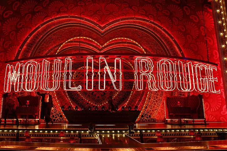 Le mythique Moulin Rouge à Paris avance dans ses travaux. © KEYSTONE/DPA/THOMAS BANNEYER