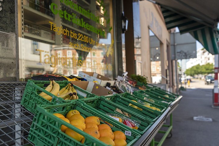 Les prix des fruits et légumes notamment ont chuté en juin. (archive) © KEYSTONE/GEORGIOS KEFALAS