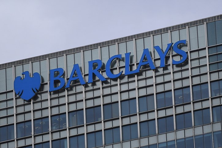 La banque Barclays veut réduire ses coûts et se concentrer sur ses activités de financement d'entreprises, d'investissement et de gestion de fortune (archives). © KEYSTONE/EPA/ANDY RAIN