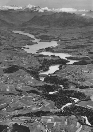 Le lac de la Gruyère dans nos archives. Dans les années 1950. Photo prêtée par M. Louis Doutaz-Mouret, Winterthur.