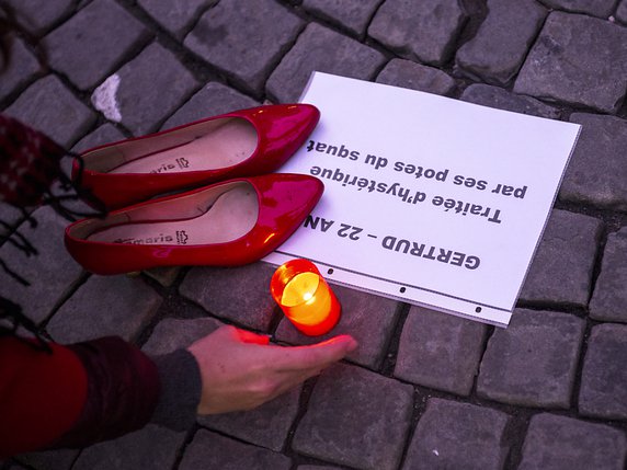 Des bougies seront allumées mercredi à 18h30 pour rendre visibles les violences sexistes et sexuelles subies par les femmes. © KEYSTONE/LEO DUPERREX