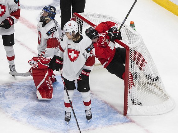 Un calvaire pour l'équipe de Suisse face au Canada. © KEYSTONE/AP/JASON FRANSON