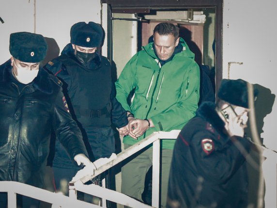 Alexei Navalny arrêté et emprisonné peu après son arrivée à Moscou lundi. © KEYSTONE/EPA/SERGEI ILNITSKY