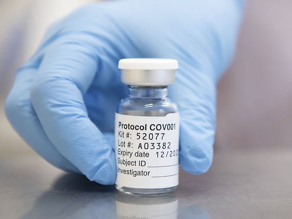 Le comité indépendant chargé d'évaluer la réponse internationale à la pandémie est "déçu" par l'attitude sur les vaccins affichée par les Etats (archives). © KEYSTONE/AP University of Oxford/JOHN CAIRNS