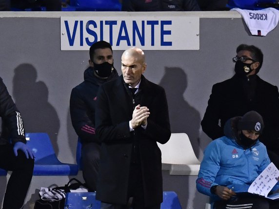 Le Real Madrid de Zinedine Zidane est éliminé dès son entrée en lice en Coupe du Roi. © KEYSTONE/AP/Jose Breton