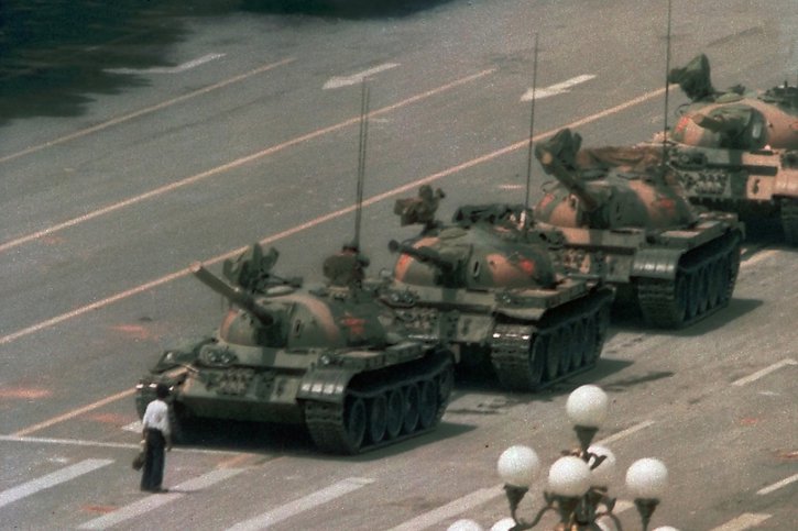 L'image "Tank man" avait été prise par le photographe américain Charlie Cole en 1989 sur la place Tiananmen à Pékin (archives). © KEYSTONE/AP/Jeff Widener