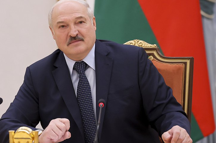Les mesures punitives visent notamment de proches conseillers du président Alexandre Loukachenko et des responsables-clés. © KEYSTONE/AP/Sergei Sheleg