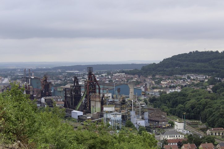 A Florange, la sidérurgie employait 25 000 salariés en 1975. Aujourd’hui, alors que les hauts-fourneaux disparaissent, ils ne sont plus que 2000 sur le site. © DR