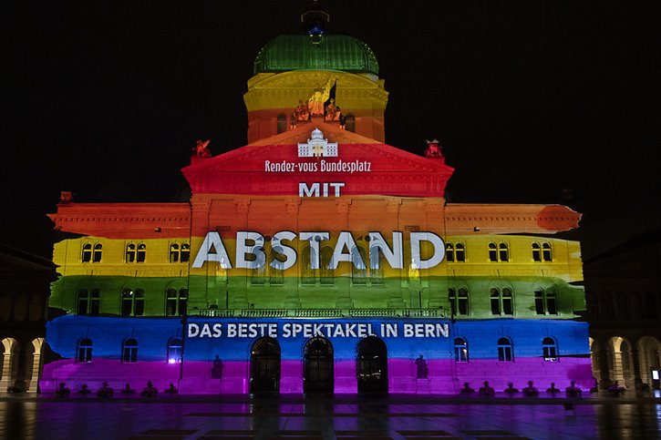 Le spectacle son et lumière "Rendez-vous Bundesplatz" est de retour à Berne sur la Place fédérale. © KEYSTONE/MARCEL BIERI