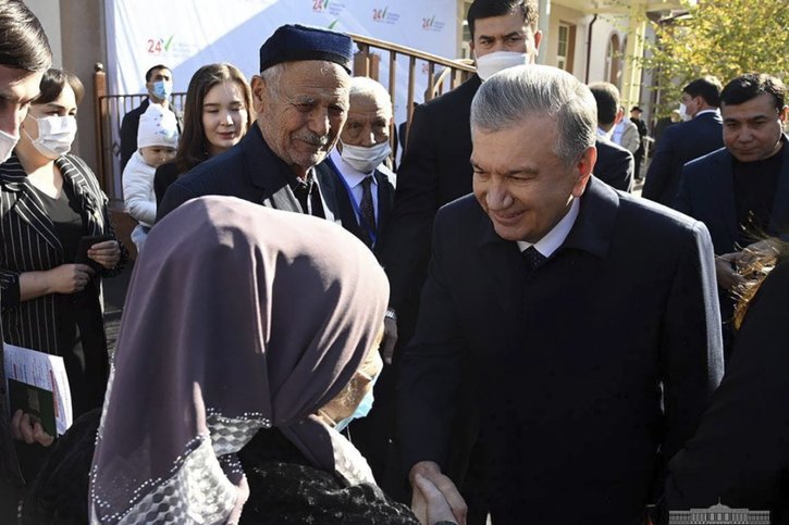 Le président de l'Ouzbékistan Chavkat Mirzioïev a été réélu avec plus de 80% des voix. © KEYSTONE/EPA/UZBEKISTAN PRESIDENT PRESS SERVICE HANDOUT