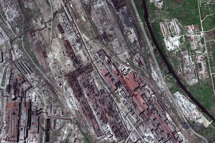 Une image satellite du site de l'usine sidérurgique Azovstal à Marioupol dans les sous-sols de laquelle un millier de combattants ukrainiens sont toujours retranchés (archives). © KEYSTONE/AP