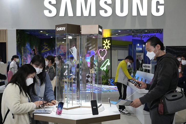 Le groupe sud-coréen Samsung a dévoilé un gigantesque plan d'investissements sur les cinq prochaines années, notamment dans les semi-conducteurs et les produits biologiques. (archives) © KEYSTONE/AP/AHN YOUNG-JOON