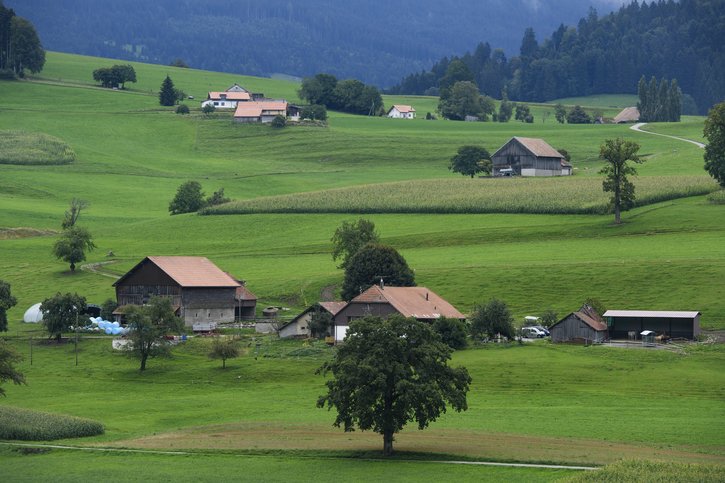 Sur les 2150 communes suisses, près de 350 sont présidées par des femmes. Photo prétexte. © Alain Wicht