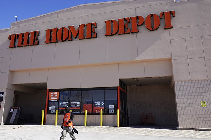 Home Depot a fait part mardi de résultats trimestriels conformes aux attentes de Wall Street et s'est dit rassurée par la solidité de la demande pour les articles pour la maison. (archives) © KEYSTONE/AP/NAM Y. HUH