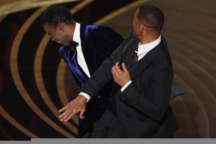 Will Smith fait profil bas depuis la gifle qu'il avait donnée à Chris Rock lors des derniers Oscars (archives). © KEYSTONE/AP Invision/CHRIS PIZZELLO