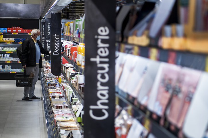 Le commerce de détail a soutenu la consommation intérieure entre juillet et fin septembre. (archive) © KEYSTONE/JEAN-CHRISTOPHE BOTT