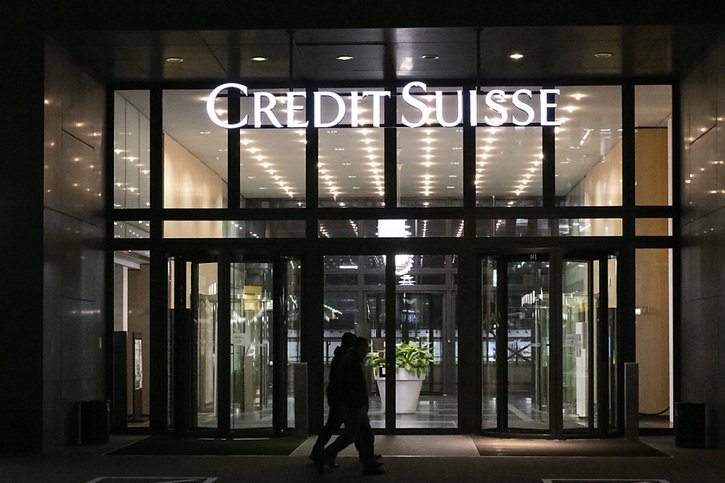 L'action Credit Suisse n'en finit plus de ternir. (archive) © KEYSTONE/ENNIO LEANZA