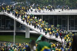 Saccage des lieux de pouvoir au Brésil: les réactions à l'étranger