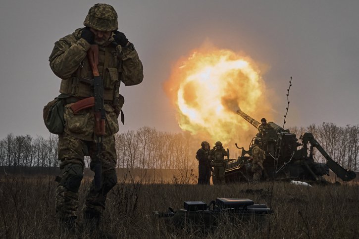 Le conflit en Ukraine s'intensifie et devient hors de contrôle, estime Pékin (archives). © KEYSTONE/AP/Libkos
