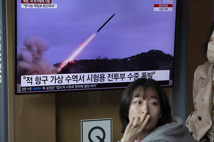 La Corée du Nord a tiré au moins un missile en direction de la mer du Japon (archives). © KEYSTONE/EPA/JEON HEON-KYUN