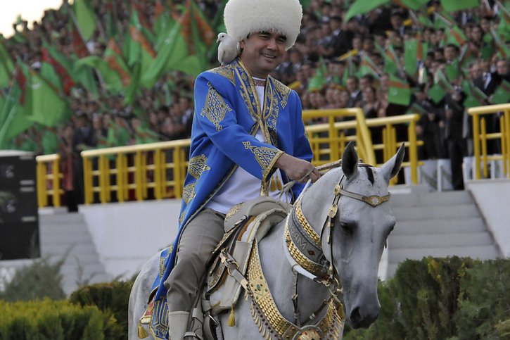 "Chef de la nation turkmène", Gourbangouly Berdymoukhamedov porte le titre de Héros-Protecteur (Arkadag) )(archives). © KEYSTONE/AP/Alexander Vershinin