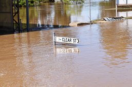 Les habitants d'une ville australienne inondée appelés à fuir