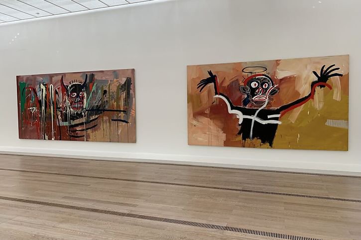 Deux des huit oeuvres de Jean-Michel Basquiat peintes à Modène (Italie) en 1982 et réunies pour la première fois dans une exposition à la Fondation Beyeler à Riehen (BS). © Keystone-ATS / Fabrice Moeckli