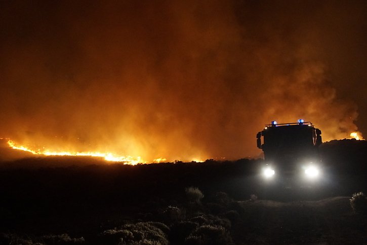 Plus de 7% de l'île de Tenerife ont été ravagés par l'incendie. © KEYSTONE/EPA/MILITARY EMERGENCY UNIT / HANDOUT
