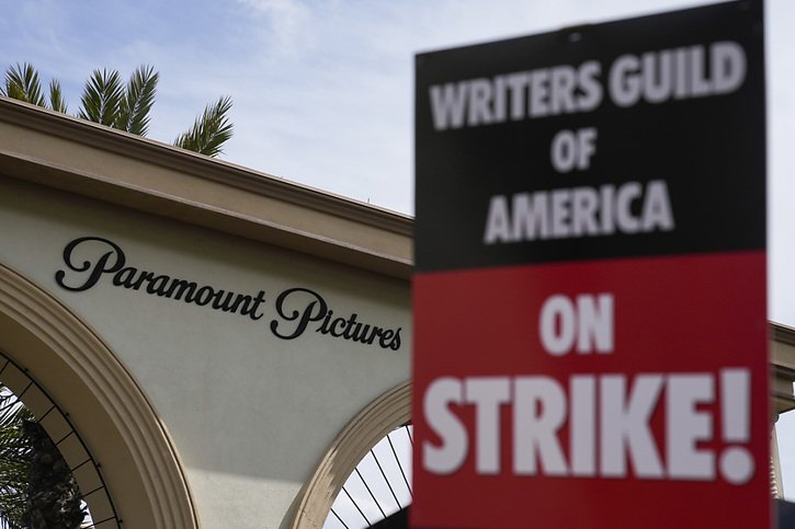 Hollywood est paralysé depuis des mois par une grève (archives). © KEYSTONE/AP/Ashley Landis
