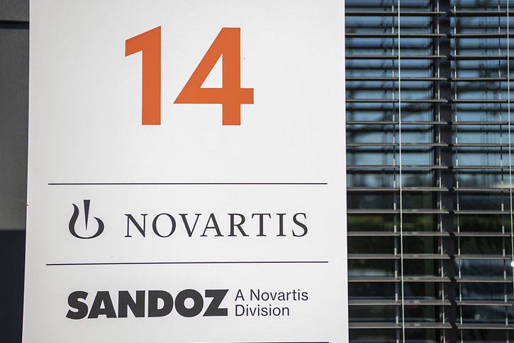 Novartis a confirmé les grandes lignes de la scission de sa filiale génériques et biosimilaires Sandoz. Le premier jour de négoce pour la future action "SDZ" a été agendé au 4 octobre. (archives) © KEYSTONE/URS FLUEELER