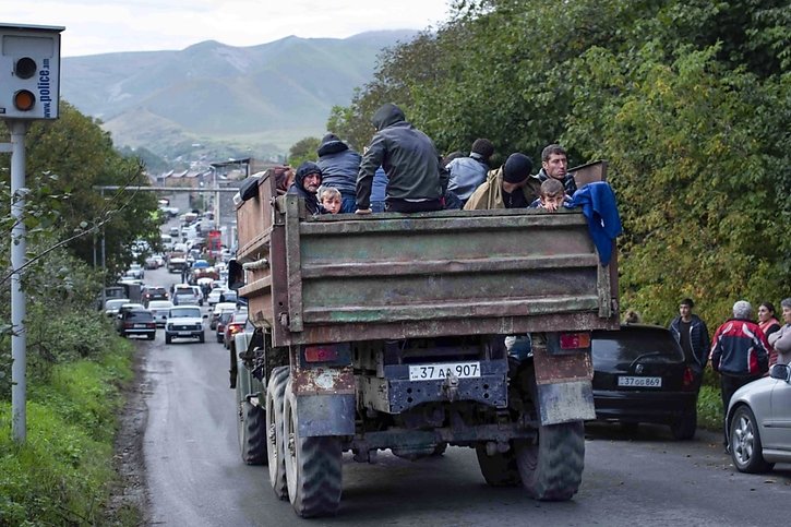 Plus de 50'000 habitants du Nagorny Karabakh se sont réfugiés en Arménie. © KEYSTONE/AP/Gaiane Yenokian