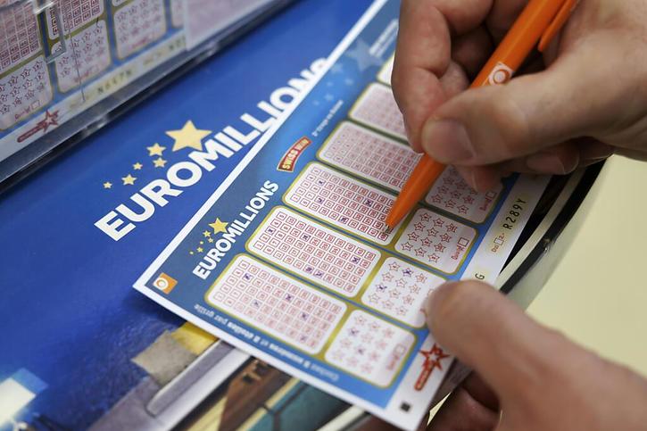 La loterie transnationale Euro Millions est proposée dans douze pays européens, dont la Suisse. © Keystone/SALVATORE DI NOLFI