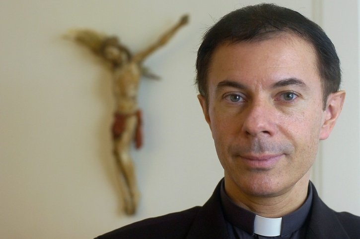 Le curé Nicolas Betticher a reçu des menaces de mort après avoir dénoncé des cas d'abus sexuels au sein de l'Eglise catholique.  © Keystone