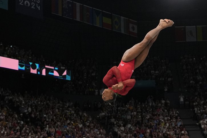 Simone Biles toujours plus près des étoiles © KEYSTONE/AP/Francisco Seco