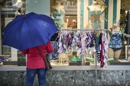 Commerces: Les ventes d’habits enrhumées par le mauvais temps et l’inflation